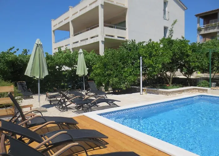 Zimmer F2 Apartman *